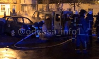 В Одессе прогремел взрыв у многоэтажки, начался жуткий пожар: фото и видео