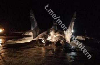В Мелитополе истребитель МиГ-29 совершил аварийную посадку - СМИ (фото)