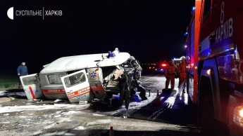 Три человека погибли и четверо получили травмы - в Харькове в смертельное ДТП попала "скорая" с пациентом (фото, видео)