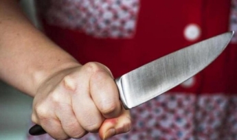В Синельниково женщина хладнокровно напала с ножом на мужа