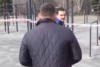 Это все клоунада: в России спортсмен "набросился" на топ-чиновника из-за коронавируса, видео