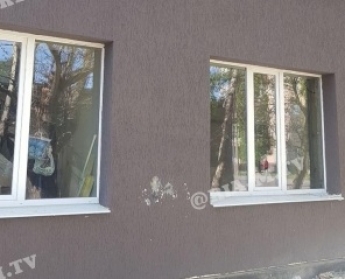 В Мелитополе вандалы повредили отремонтированную музыкальную школу (фото)