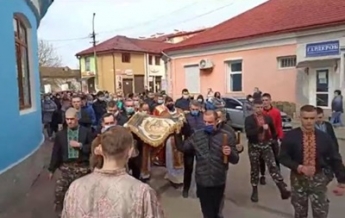 На Львовщине священник организовал крестный ход, несмотря на карантин