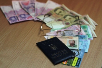 Пенсии в Украине повысят не всем: кто останется без надбавки весной
