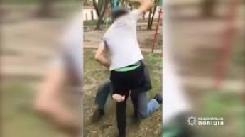 Снимали на видео: в Тернополе 15-летний подросток избил пенсионера