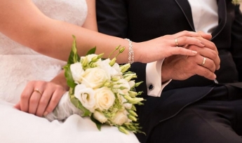 Авария на свадьбе: в Днепре в ДТП попали молодожены (видео)
