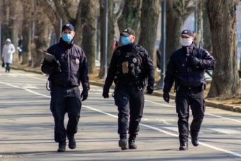 В Запорожье полицейских могут оштрафовать за нарушение карантина