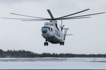 В России совершил жесткую посадку вертолет с 8 людьми на борту. Фото и видео