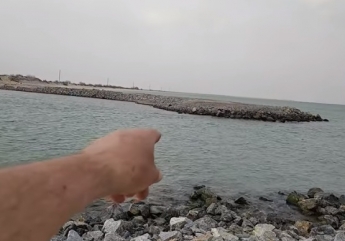 Попытка номер два – блогер опять решил перейти промоину между Молочным лиманом и морем (видео)
