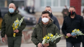 Зеленский и Шмыгаль почтили память ликвидаторов аварии на ЧАЭС