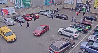 В Запорожье на стоянке возле «Украины» произошло массовое ДТП (ФОТО, ВИДЕО)