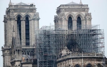 В Париже восстановили реставрацию Нотр-Дама