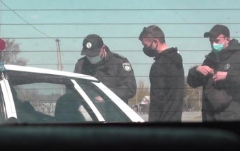 Водитель снял на видео получение взятки полицией