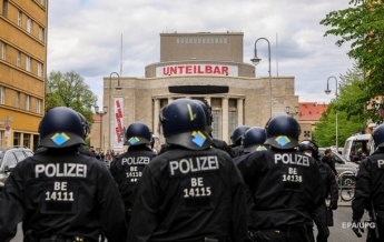 В Германии группа мужчин с ножами напала на прохожих