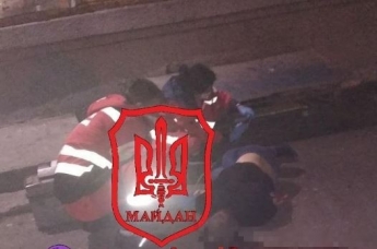 В Киеве из окна ТЦ выпал парень, он погиб. Фото и видео 18+