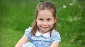 Принцессе Шарлотте - 5 лет: Кейт Миддлтон и принц Уильям поделились милыми фото дочери-именинницы