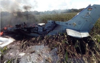 В Боливии разбился военный самолет с гражданами Испании