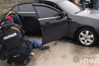 В Киеве банда под видом "полицейских" совершала тяжкие преступления (фото, видео)