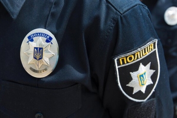 На Киевщине мужчина устроил стрельбу в собственном дворе: полиция показала фото