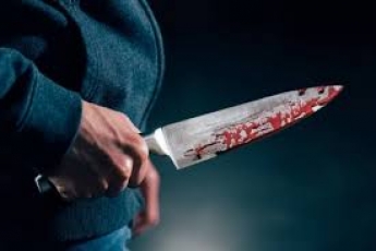 Во время ссоры мужчина изрезал ножом односельчанку