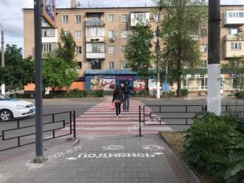 Чудеса нашего городка – скандальный пешеходный переход в Мелитополе разблокировали (фото)
