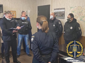 На Харьковщине двое патрульных похитили иномарку