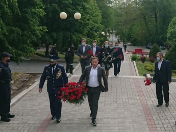 Представители власти почтили память героев-освободителей в Мелитополе (фото)