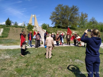 Жители Мелитополя на мемориале Вотан устроили концерт (видео)