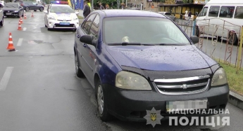 В центре Запорожья "Шевроле" сбил насмерть женщину. Полиция ищет очевидцев (фото)