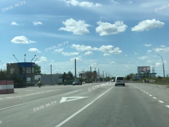 В Кирилловку не пускают - на КПП дежурит полиция  (фото, видео)