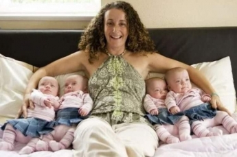 Пам'ятаєте жінка народила 4 близнючок, які були схожі одна на одну, як 2 краплі води? Пройшло 14 років і ось як вони виглядають зараз