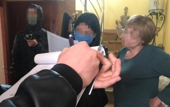 В Мукачево пенсионерка продавала школьникам наркотики (фото)