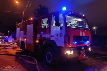 В Киеве произошел пожар в жилом доме: погиб молодой мужчина. Фото и видео 18+
