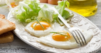 Сколько можно съесть яиц в неделю: врач из Германии раскрыл секрет
