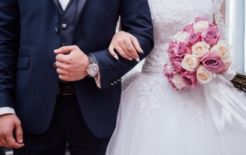 Фотограф "наказал" пришедшую на свадьбу в белом платье свекровь