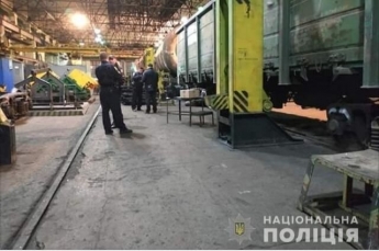 В Харьковской области слесарь депо погиб под колесами вагона