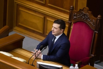 Порошенко был лучше Зеленского: эксперты проанализировали первый год каденции двух президентов Украины