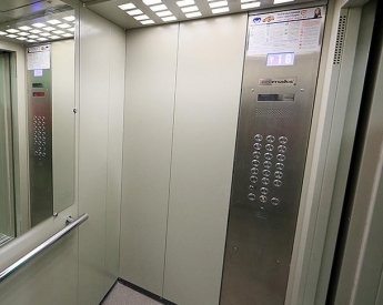 По чьей вине лифты в многоэтажках выходят из строя, рассказали в управляющей компании