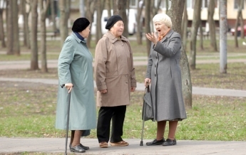 Пенсионерам старше 75 лет будут доплачивать 500 грн в месяц