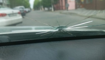 В Запорожской области неизвестный обстреливает проезжающие автомобили из 