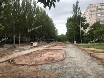 В Мелитополе в микрорайоне строят еще один сквер (фото)