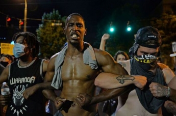 "Черный майдан" в США: беспорядками охвачены 25 городов: на улицы выведена Нацгвардия. ВИДЕО