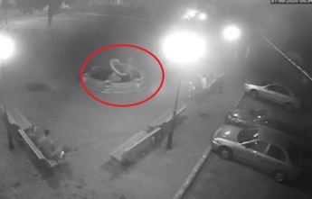 Под Киевом снова сломали фонтан (видео)
