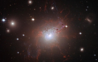 Хаббл снял редкое массивное скопление звезд (фото)