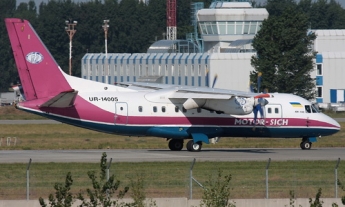 Запорожская авиакомпания возобновляет полеты в Киев: когда и сколько стоит билет