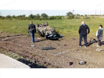 В Мелитополе киевский поезд сбил автомобиль  - один погибший (фото, видео)