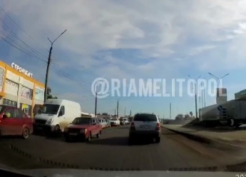 В Мелитополе километровые пробки – на объездной идет ремонт (видео)