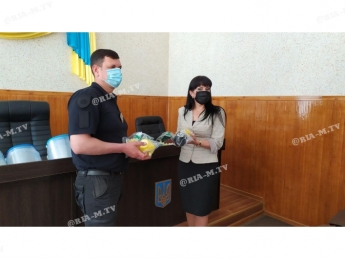В Мелитополе полицейским раздали 3-D маски (видео)