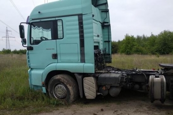 На Киевщине 15-летний серийный угонщик попался на похищении грузовика (фото)