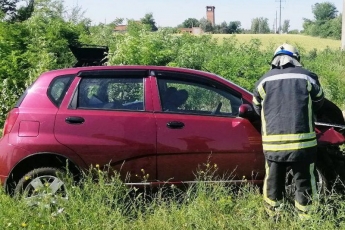 На Запорожской трассе произошло ДТП с пострадавшими: на месте работало 5 спасателей (фото)
